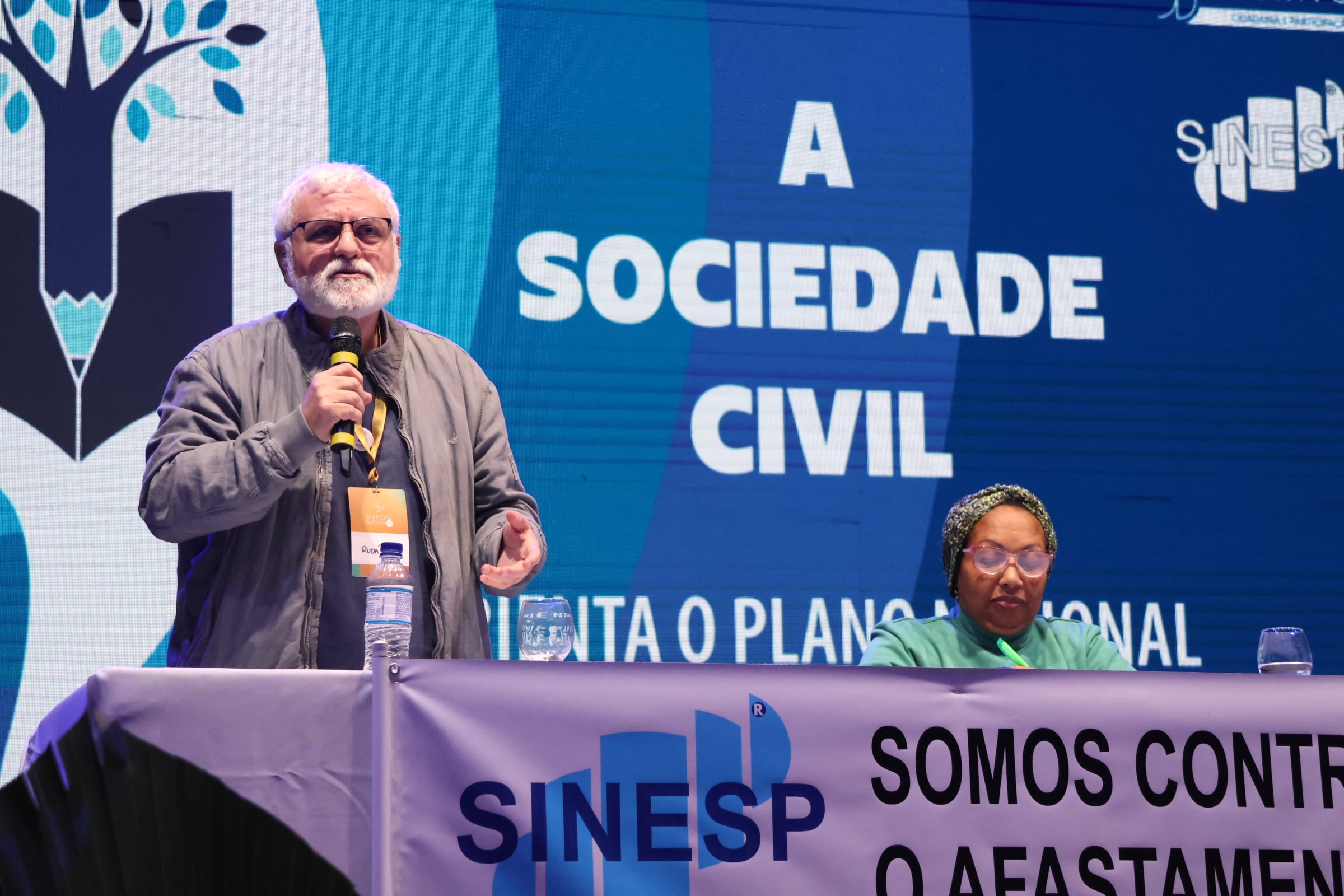 Seminário Debate PNE 2025-2035 e Resistência aos Ataques à Gestão Democrática nas Escolas